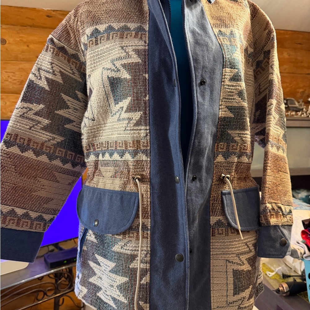 Stylish Women's Patterned Jean Jacket in Blue and Tan